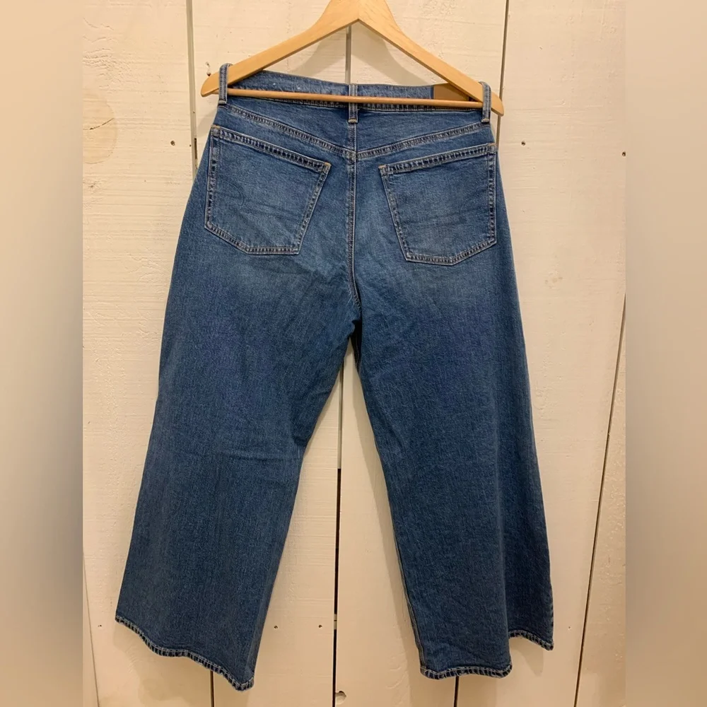 American Eagle low rise ultra wide jeans 8 short - Picture 3 of 5